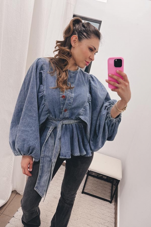 Denim shirt with balloon sleeves