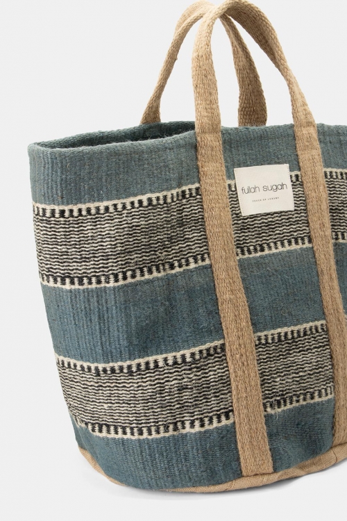 Large bag with petrol accents