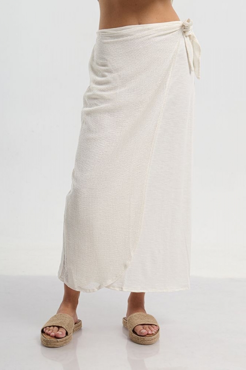 Long skirt with side belt