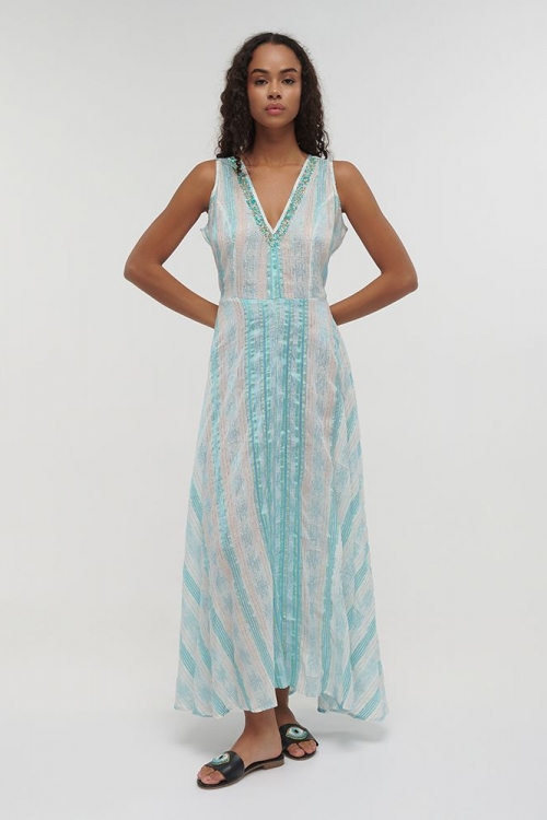 Long sleeveless dress