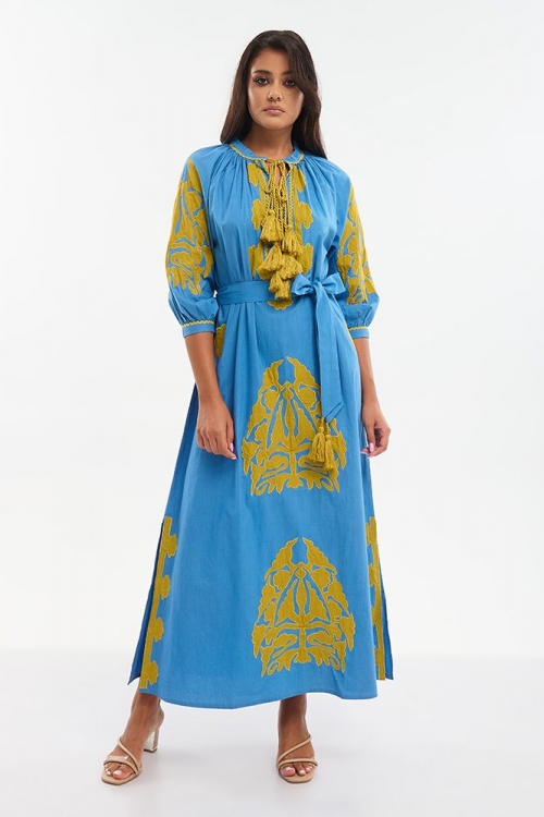 Μακρύ φόρεμα με 3/4 μανίκι με χρυσά κεντήματα