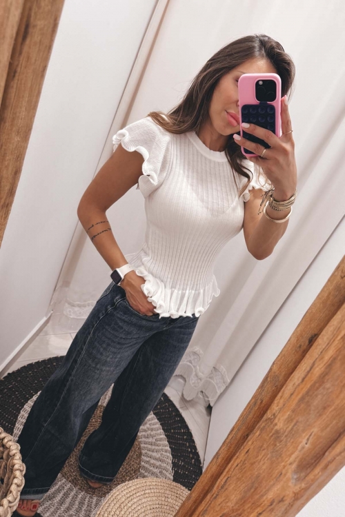 Short-sleeve knitted top with ruffle details Kona