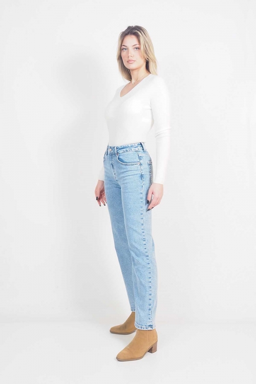 Soft knit v cut top Lyra