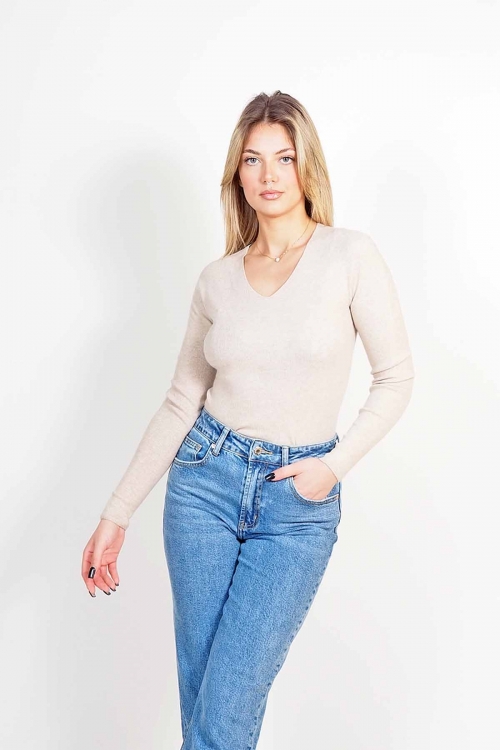 Soft knit v cut top Lyra