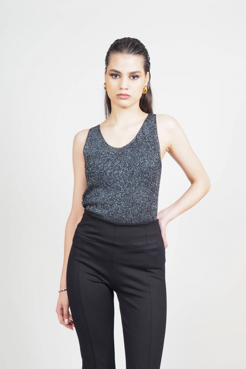 Soft knitted top with iridescent knit