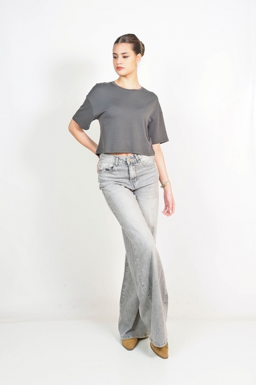 Soft round cut cropped top