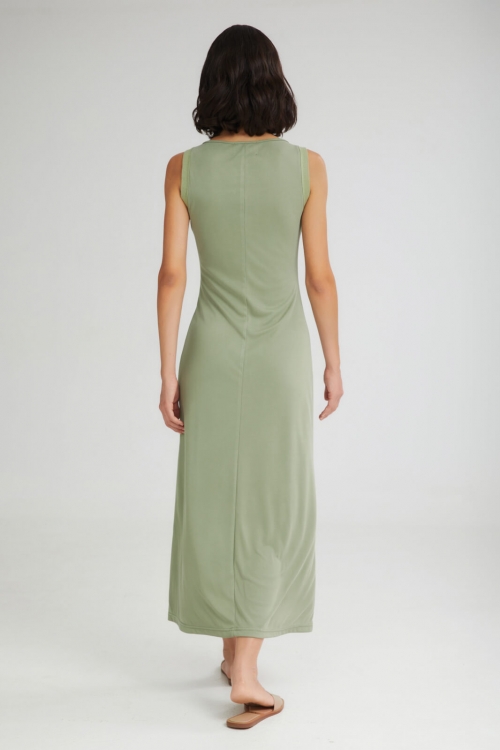 The Creamy Sleevless Dress