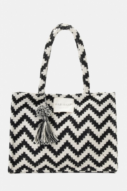 Shopper bag with geometric design