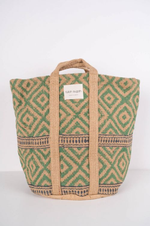 Boho bag with contrasting color design
